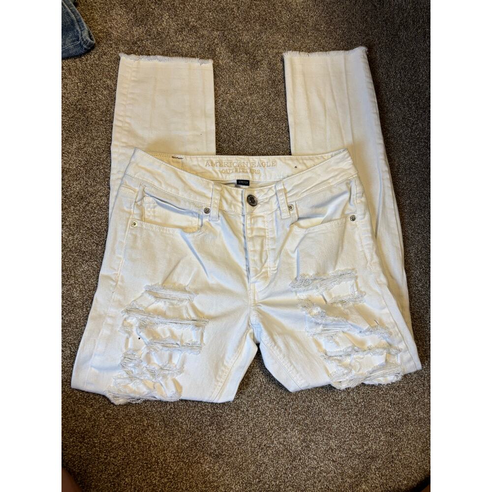 American Eagle White Tomgirl Ripped Jeans Size 4
